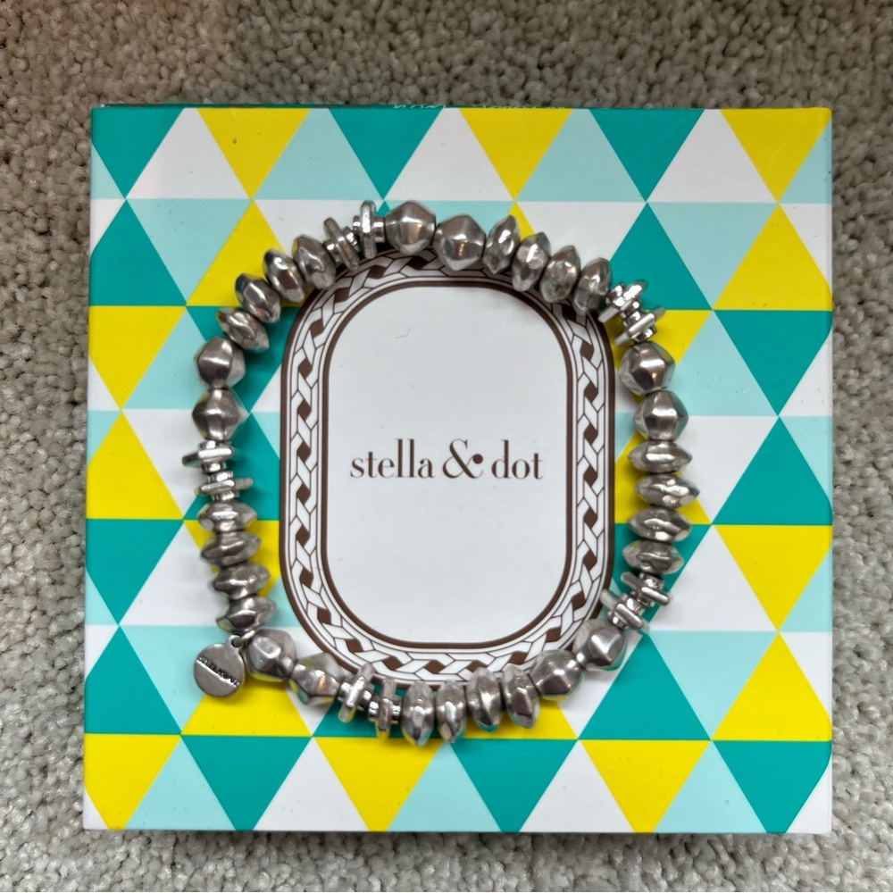 Stella and Dot Silver Nicholette Stretch Bracelet NIB